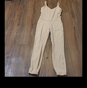LULULEMO Elegant‎ Cream Jumpsuit used good condition.perfect for YOGA.